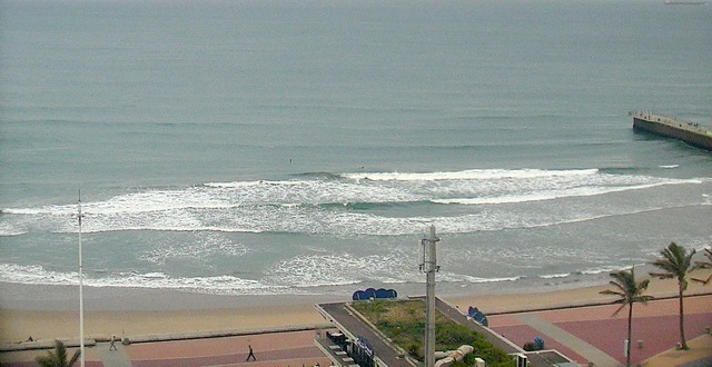 durban wave pic 2025/12/18 08h00