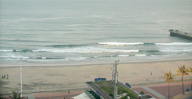 durban surfing beach 2026/02/13 19h00