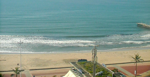 durban surf cam 2025/12/01 11h00