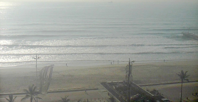 durban surfing beach 2025/12/13 08h00